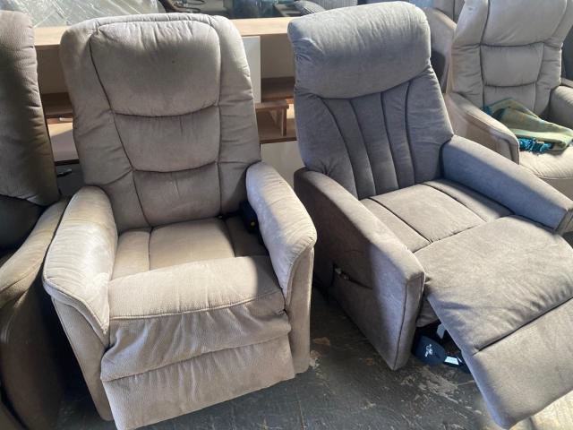 Photo ARRIVAGE EXCEPTIONNEL DE SALONS ET FAUTEUILS ORTHOPÉDIQUES image 4/4