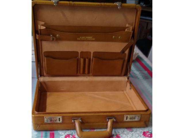 Photo Attaché-case Vintage en cuir image 4/4