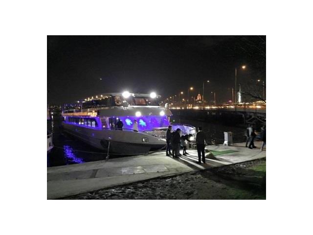 Photo Bateau passagers restaurant 40 m rénové 2017 pour 420 invités image 4/6