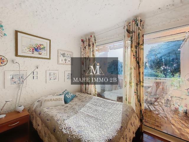 Photo Beau Studio avec terrasse et vue Dégagée image 4/5