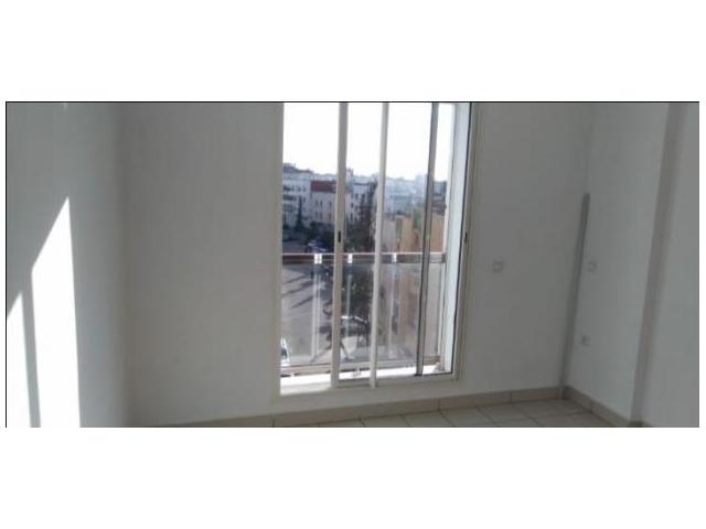 Photo Belle Garçonnière à résidence amirat Naïm assanceur garage image 4/5