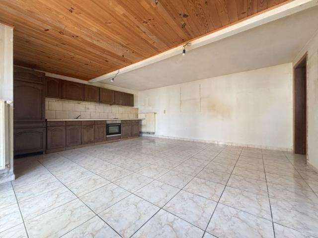 Photo Bertrix : immeuble de rapport, 5 appartements. image 4/5