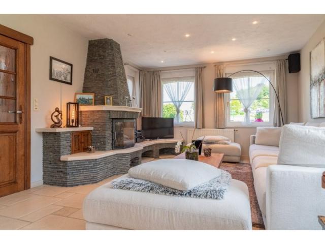 Photo Bertrix : magnifique maison, piscine, 4-5ch, grand jardin. image 4/6