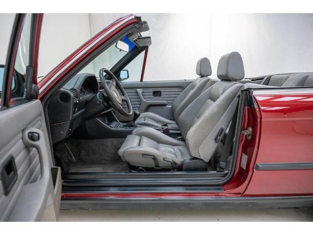 Photo BMW 318i Cabriolet '92 CH2874 image 4/6