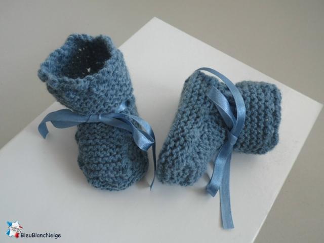 Photo Bonnet et chaussons bleu charron tricotés main image 4/5
