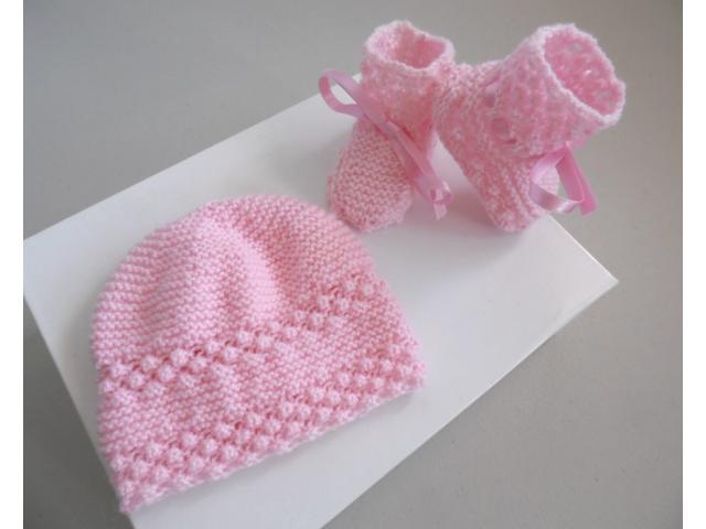 Photo Bonnet et chaussons ROSES tricot laine bébé fait main image 4/6