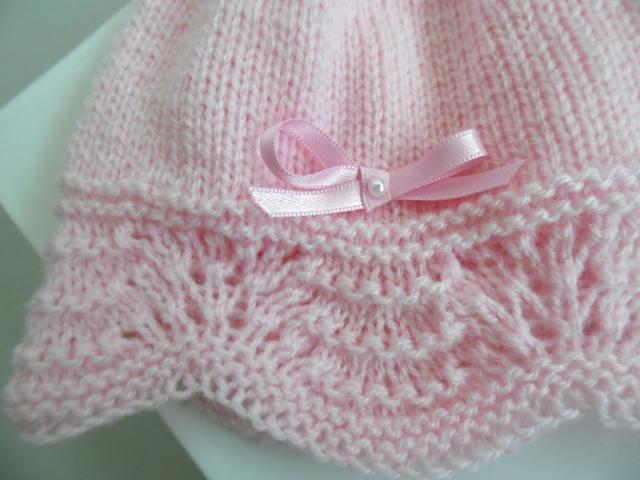 Photo Bonnets rose et blanc bébé tricot fait main image 4/6