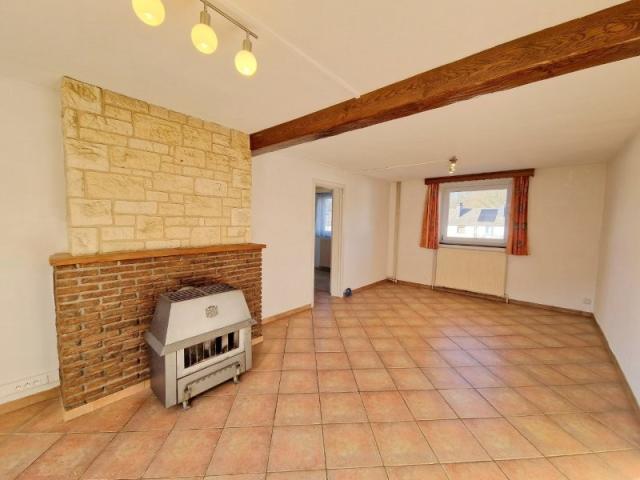 Photo Bouillon : maison mitoyenne, jardin, garage, 2 chambres, bureau. image 4/6