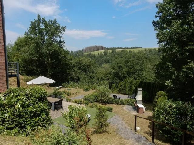 Photo Bouillon : Spacieuse maison 4 faç, 4ch, 2sdb, jardin, belle vue. image 4/6