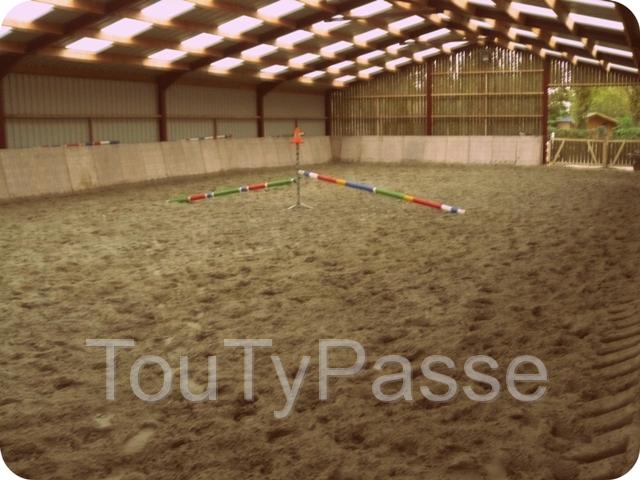 Photo Boxes tout confort,pour chevaux en pension complète à Velaines(8 km de Tournai) image 4/5