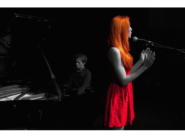 Photo Chanteuse animatrice Gospel • mariage BLOIS Loir et Cher image 4/6
