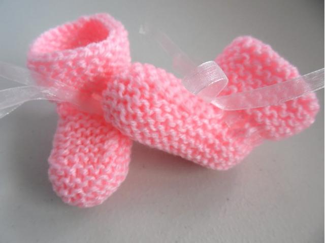 Photo Chaussons coloris rose tricot laine bébé fait main image 4/5
