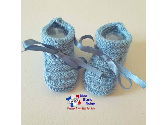 Photo Chaussons motif GODRON tricotés main modèle layette bébé image 4/6