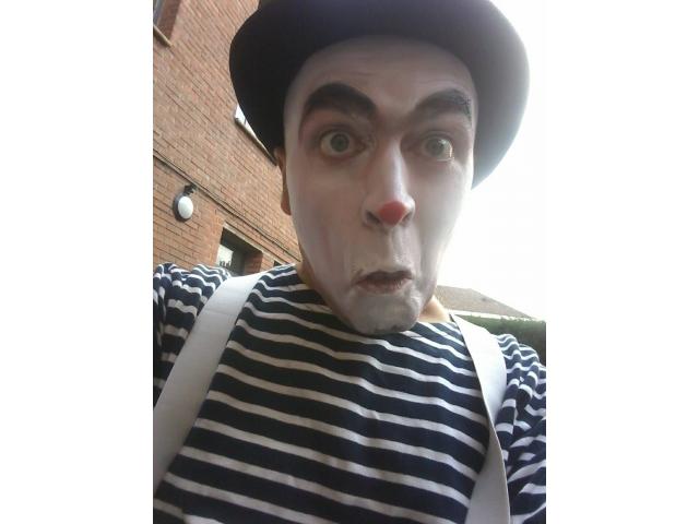 Photo Clown pour anniversaire, animations de rue, du mime, de la statue vivante, de l'échassier, du faux s image 4/6