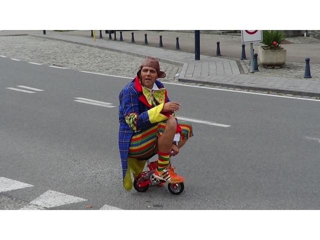 Photo Clown, spectacle de clown, clown party, annviersaire clown, échassier, artiste de rue, faux serveur, image 4/6