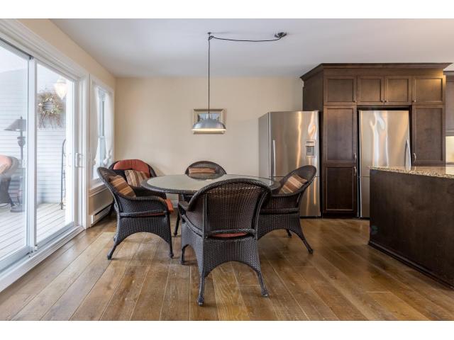 Photo Condo 3 étages avec parc privé au bord du Lac-Brome (Quebec) image 4/6