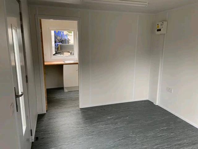 Photo Container Bureaux/ Bungalow en bon état image 4/6