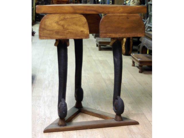 Photo Demi table haute en bois aux pieds éléphant - H: 77 cm image 4/4