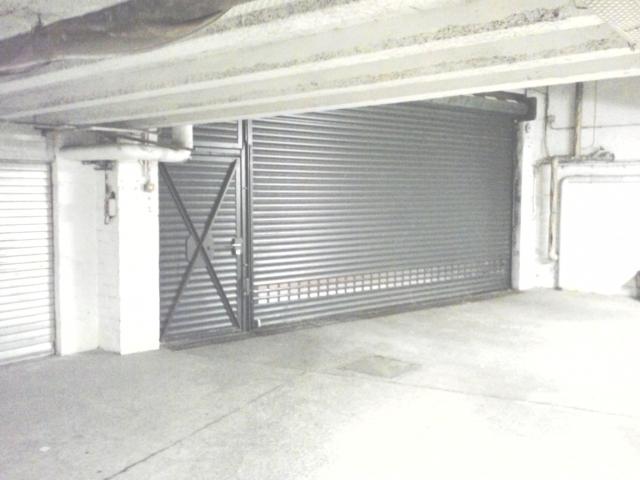 Photo Emplacement de parking intérieur sécurisé. image 4/6