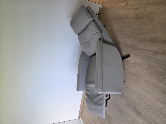 Photo fauteuil en cuir image 4/4