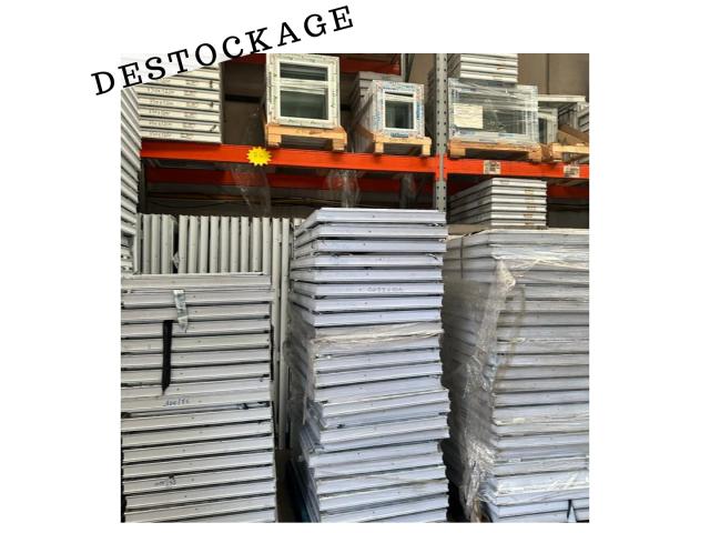 Photo Fenêtre PVC ou ALU en stock / bêche image 4/5