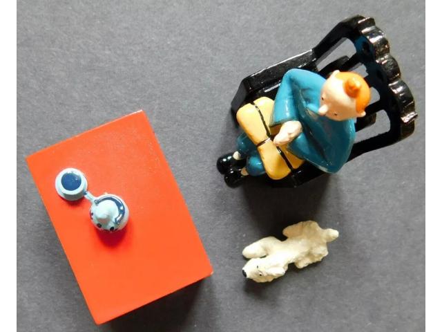 Photo Figurines Pixi 4527 Tintin buvant du thé : Lotus bleu 1992 Figurine en métal rare image 4/4