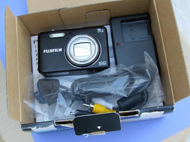 Photo Fujifilm FinePix J150w Noir compact - 10.0 MP - 5x zoom optique - noir image 4/6