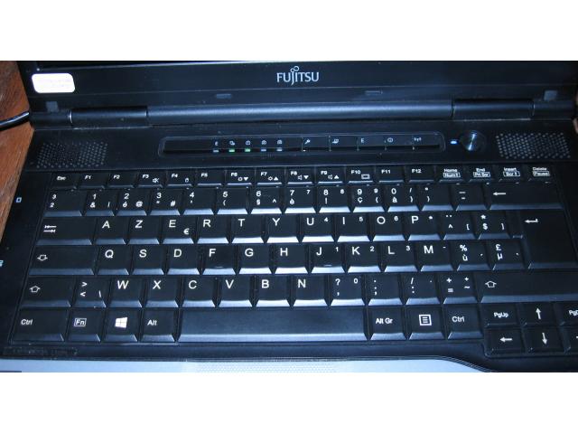 Photo Fujitsu pc portable S752.SANS ALIMENTATION. image 4/6