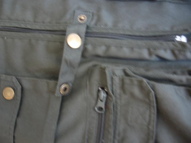 Photo Gilet multipoches 10 poches soit avec tirettes, soit avec boutons cuivrés, "Lanssa" image 4/6