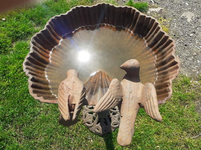 Photo GRAND BAIN D'OISEAUX EN FONTE PATINEE image 4/6