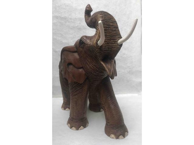 Photo Grand éléphant sculpté en bois de suar - H : 40 cm image 4/4