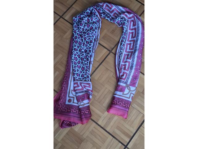 Photo Grand foulard à motifs pink neuf/Großer Schal rosa image 4/4