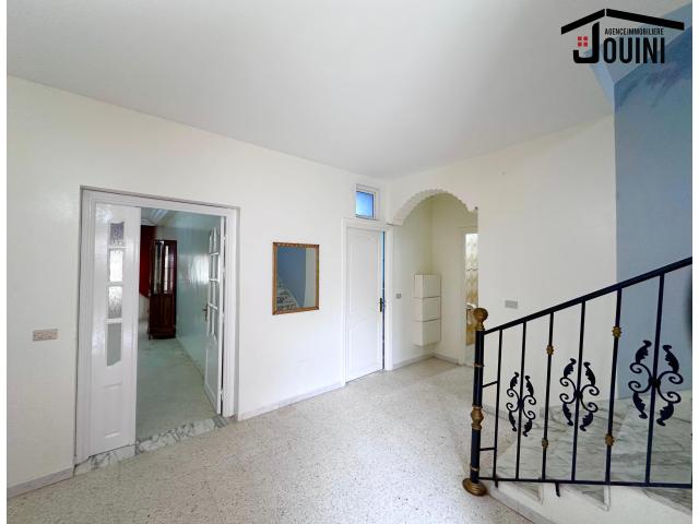 Photo Grande Maison 300 m² à Sidi Hassine Tunis image 4/6