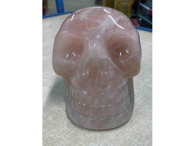 Photo Gros crâne en quartz rose - H: 12 cm image 4/4