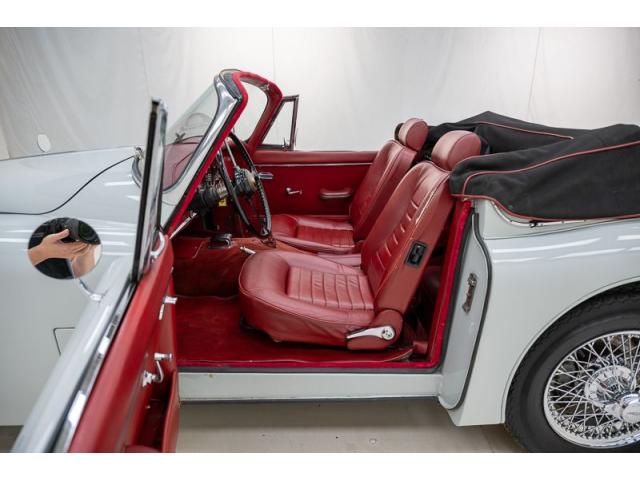 Photo Jaguar XK 150 SE DHC '61 CH914dn image 4/6