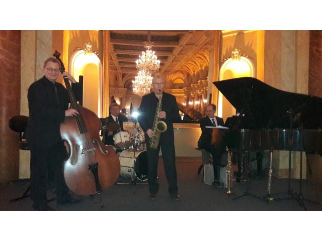 Photo Jazz Band Chateau Chillon Lake Geneva Wedding band Montreux Switzerland image 4/6