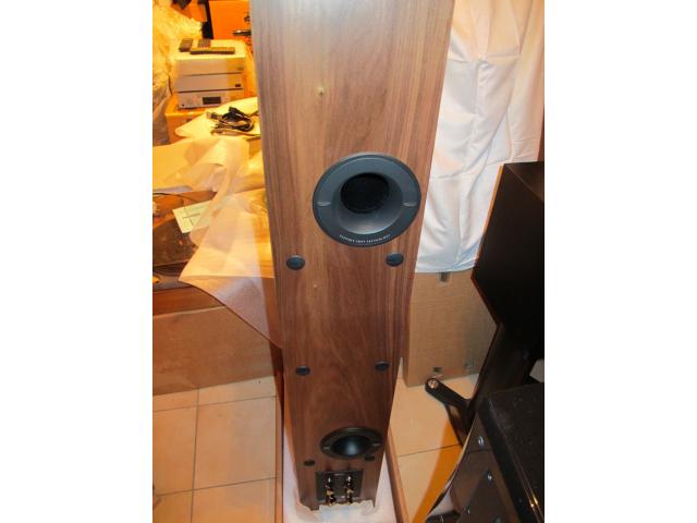 Photo Kef reference 5 high end stand haut-parleur en Noyer image 4/4
