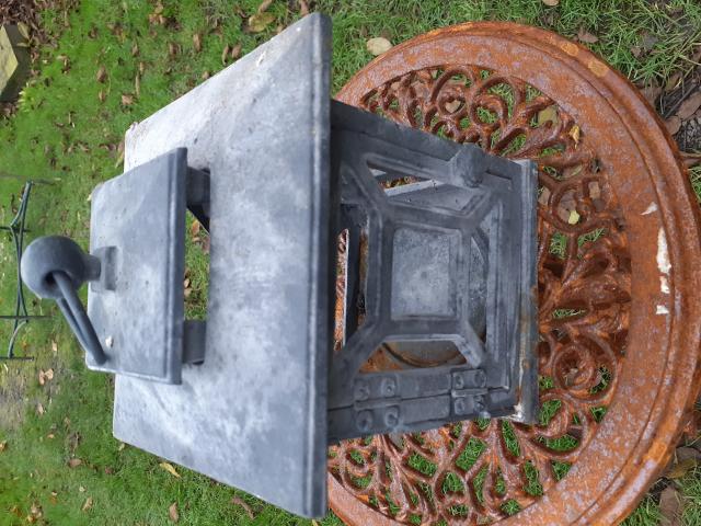 Photo LANTERNE EN FONTE PATINEE image 4/6