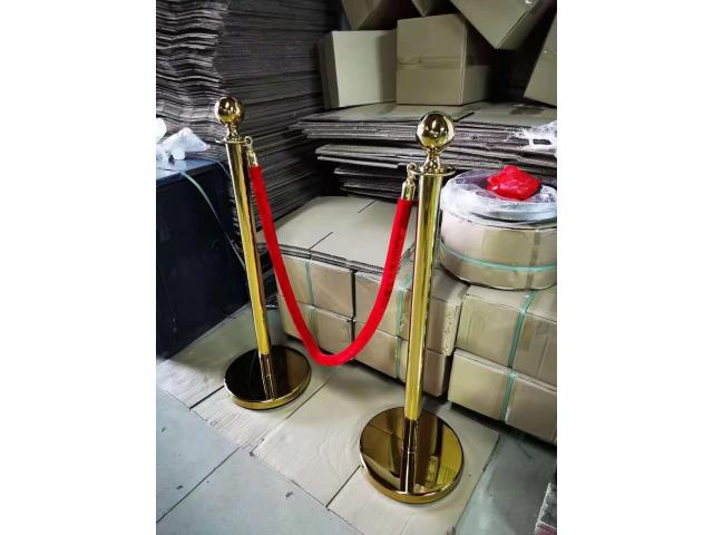 Photo LOCATION DE TAPIS ROUGE ET POTELETS A DAKAR image 4/5