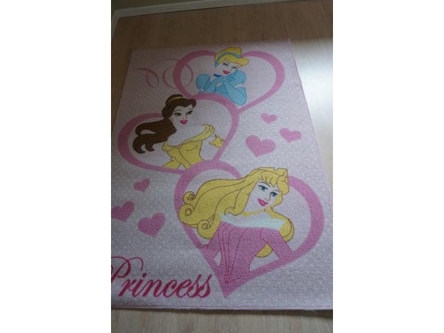 Photo Lot Princesses Disney : couette et jeux image 4/4