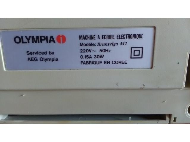 Photo Machine à écrire électrique OLYMPIA image 4/4