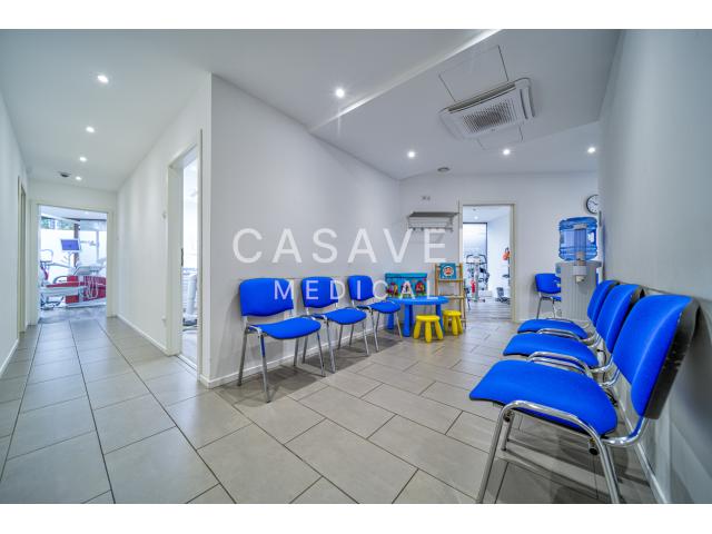 Photo Maison Médicale & Cabinet Dentaire à Vendre à Schifflange | Investissement Médical Premium Luxem image 4/6