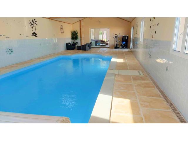 Photo Maison/Villa 2008 de 240m2 + 120m2 espace piscine intérieure image 4/6