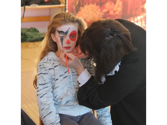 Photo maquilleuse enfants image 4/4