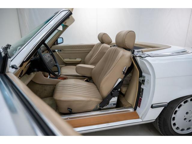 Photo Mercedes-Benz 560 SL '88 CH84060 image 4/6
