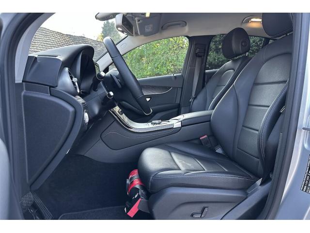 Photo Mercedes-Benz GLC 250 Coupe 2.0i 4 Matic AMG-Line - 10 2024 image 4/6