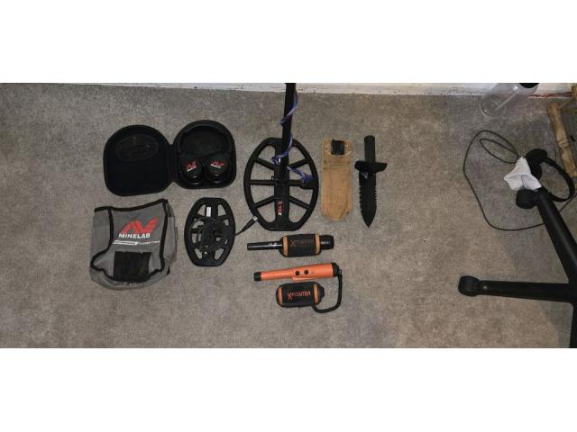 Photo Minelab Manticore avec bobines M11 et M8 et écouteurs sans fil image 4/4