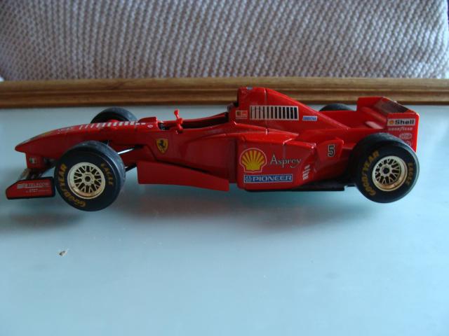 Photo model réduit Ferrari + F1 image 4/6