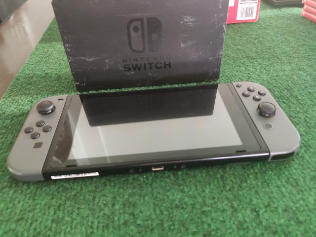 Photo Nintendo Switch plus jeux et accessoires image 4/5