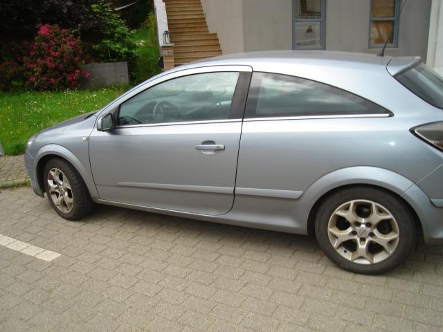 Photo OPEL ASTRA GTC image 4/6